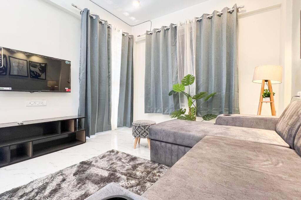 Newly Done 1 Bhk In Main Kharadi - Anandkunj Apartment *