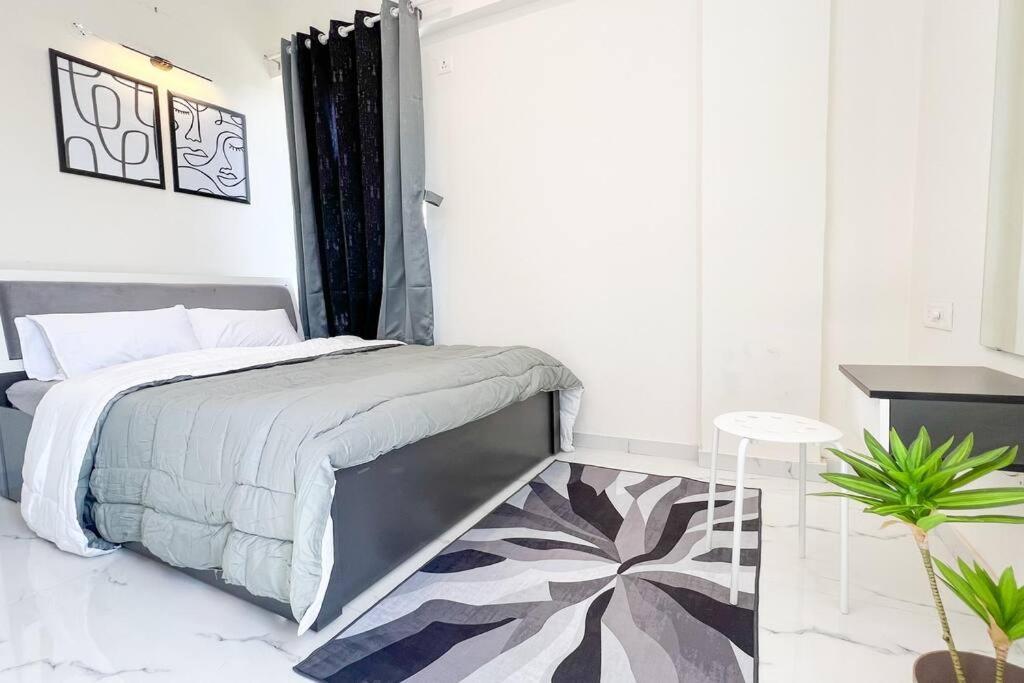 Newly Done 1 Bhk In Main Kharadi - Anandkunj Pune